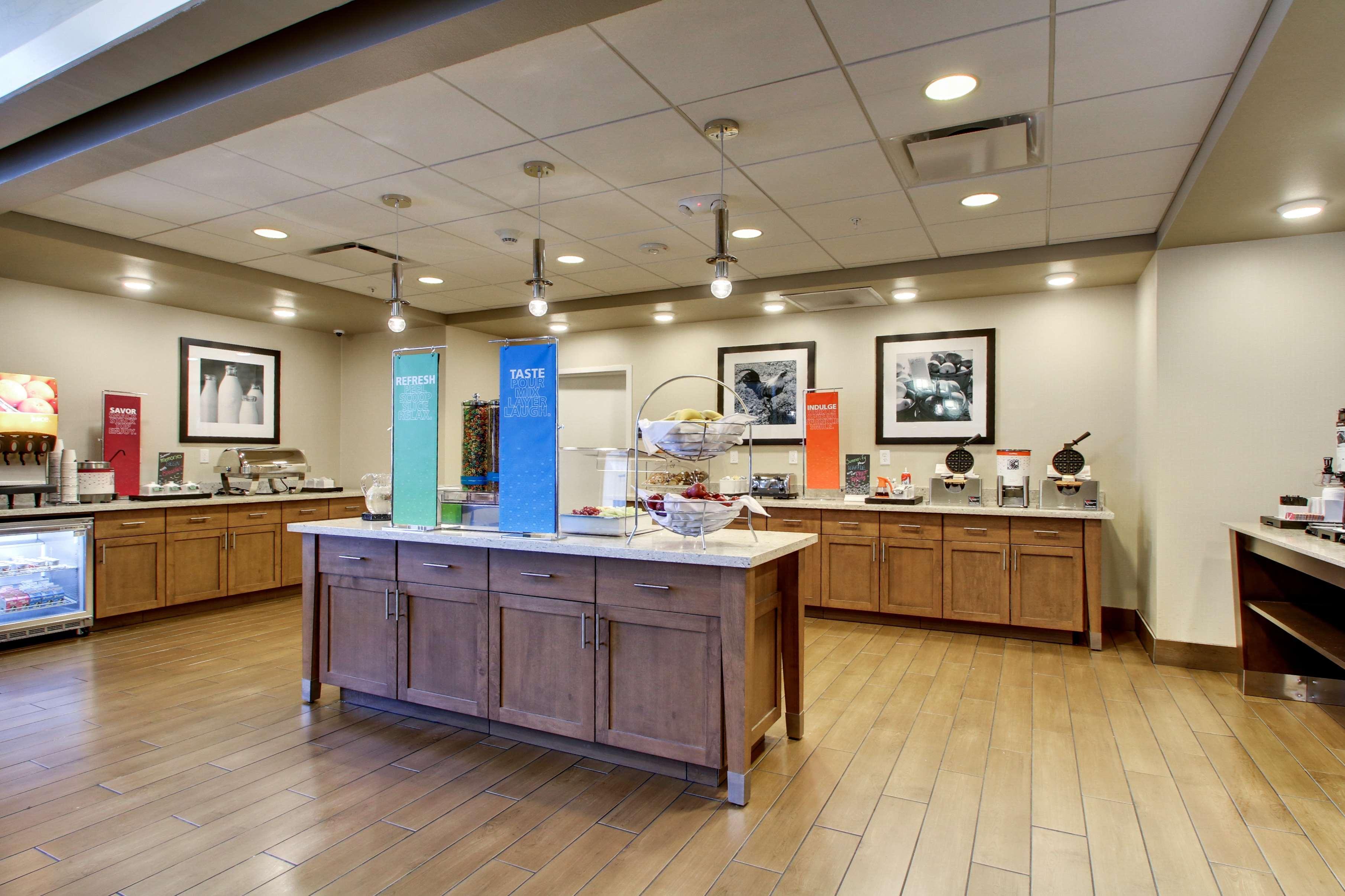 Hampton Inn & Suites Milwaukee West West Allis Екстериор снимка