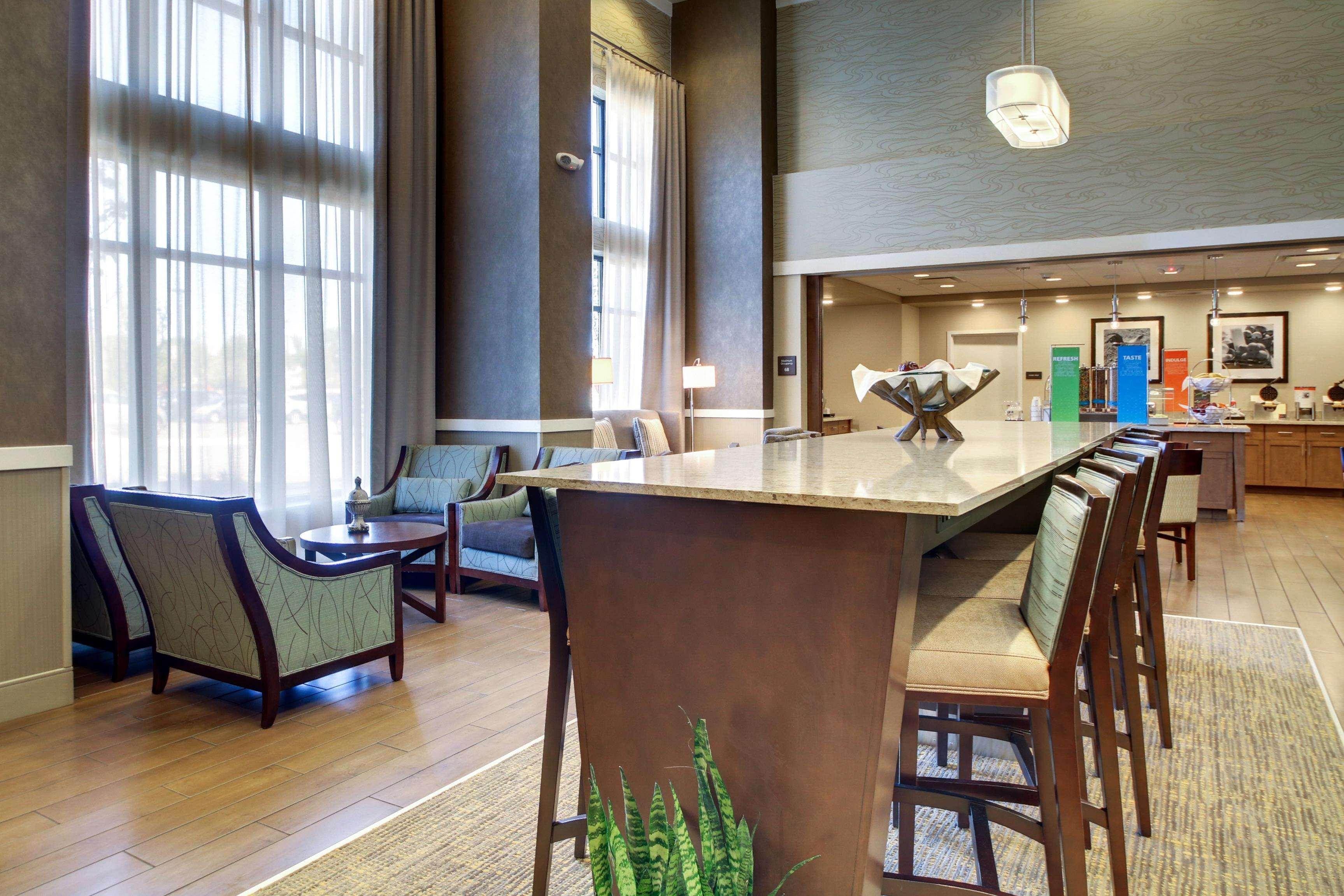 Hampton Inn & Suites Milwaukee West West Allis Екстериор снимка