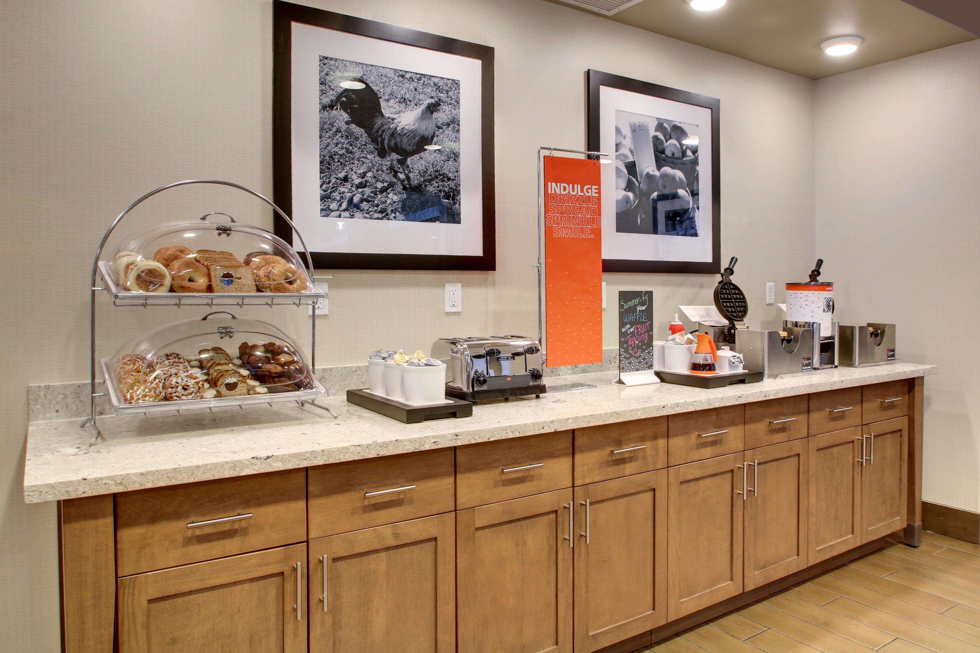 Hampton Inn & Suites Milwaukee West West Allis Екстериор снимка
