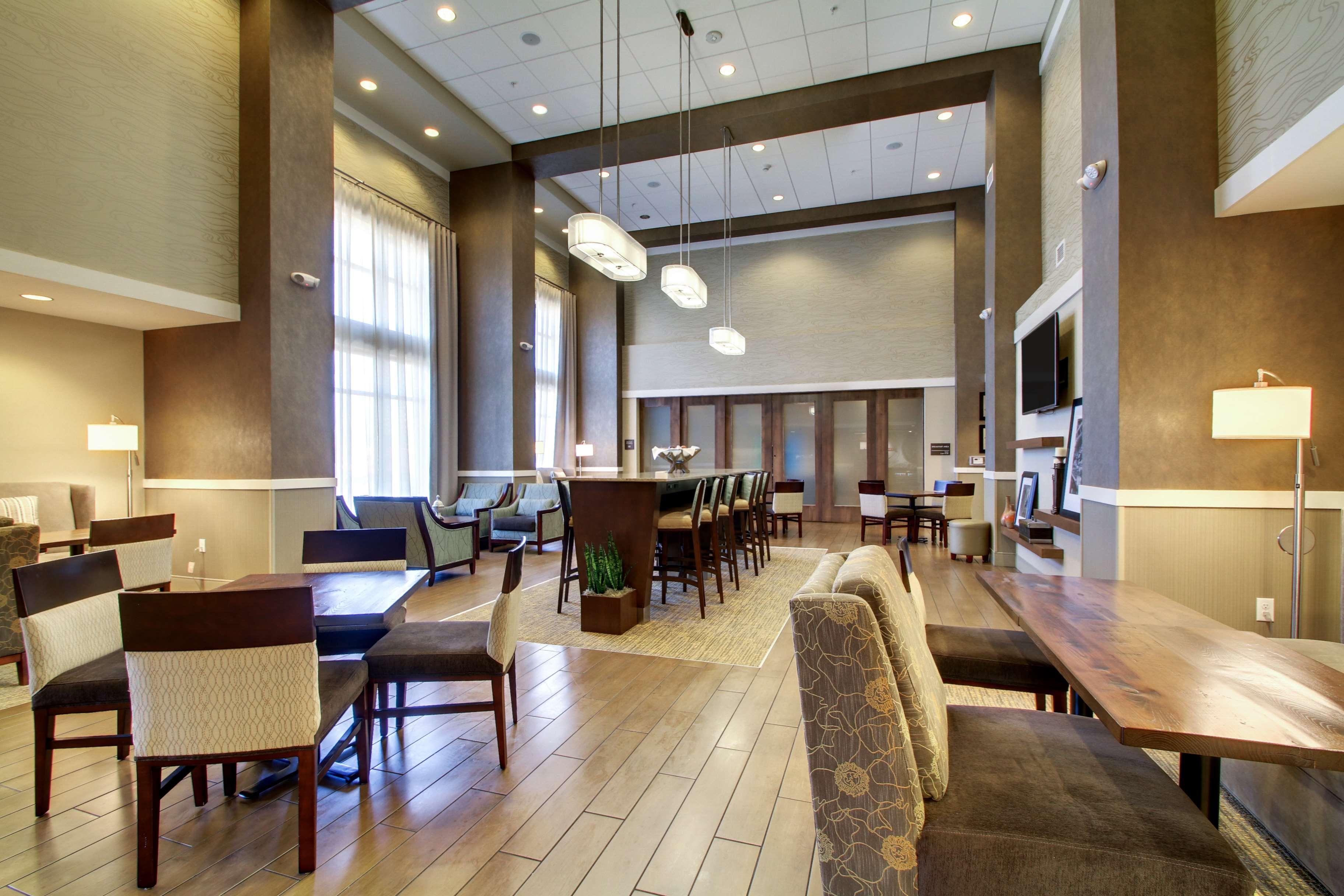 Hampton Inn & Suites Milwaukee West West Allis Екстериор снимка