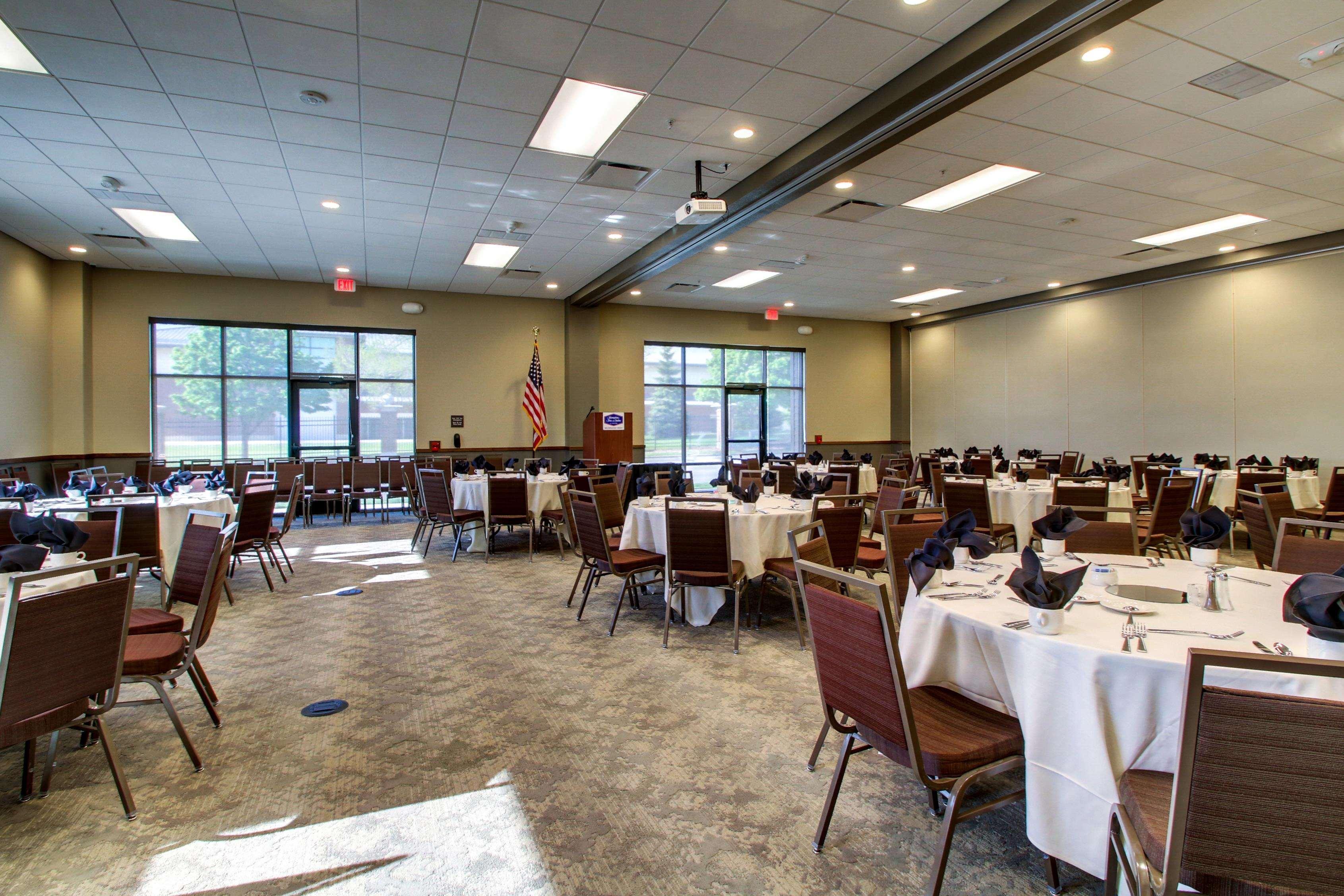 Hampton Inn & Suites Milwaukee West West Allis Екстериор снимка