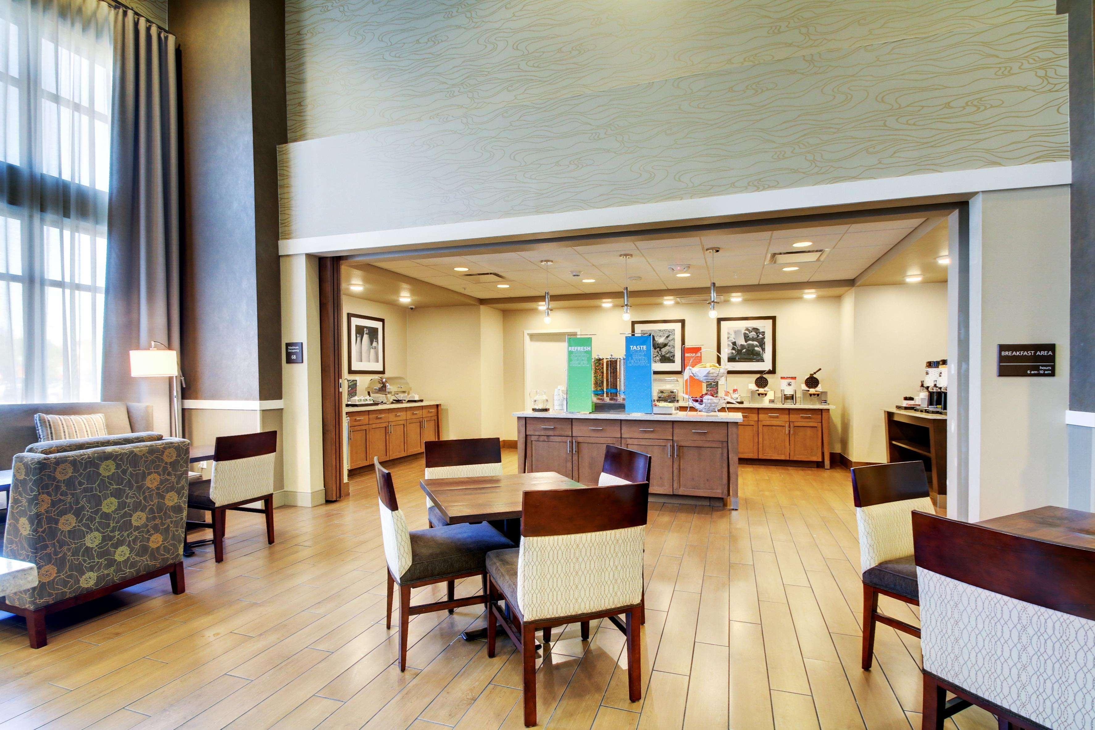 Hampton Inn & Suites Milwaukee West West Allis Екстериор снимка