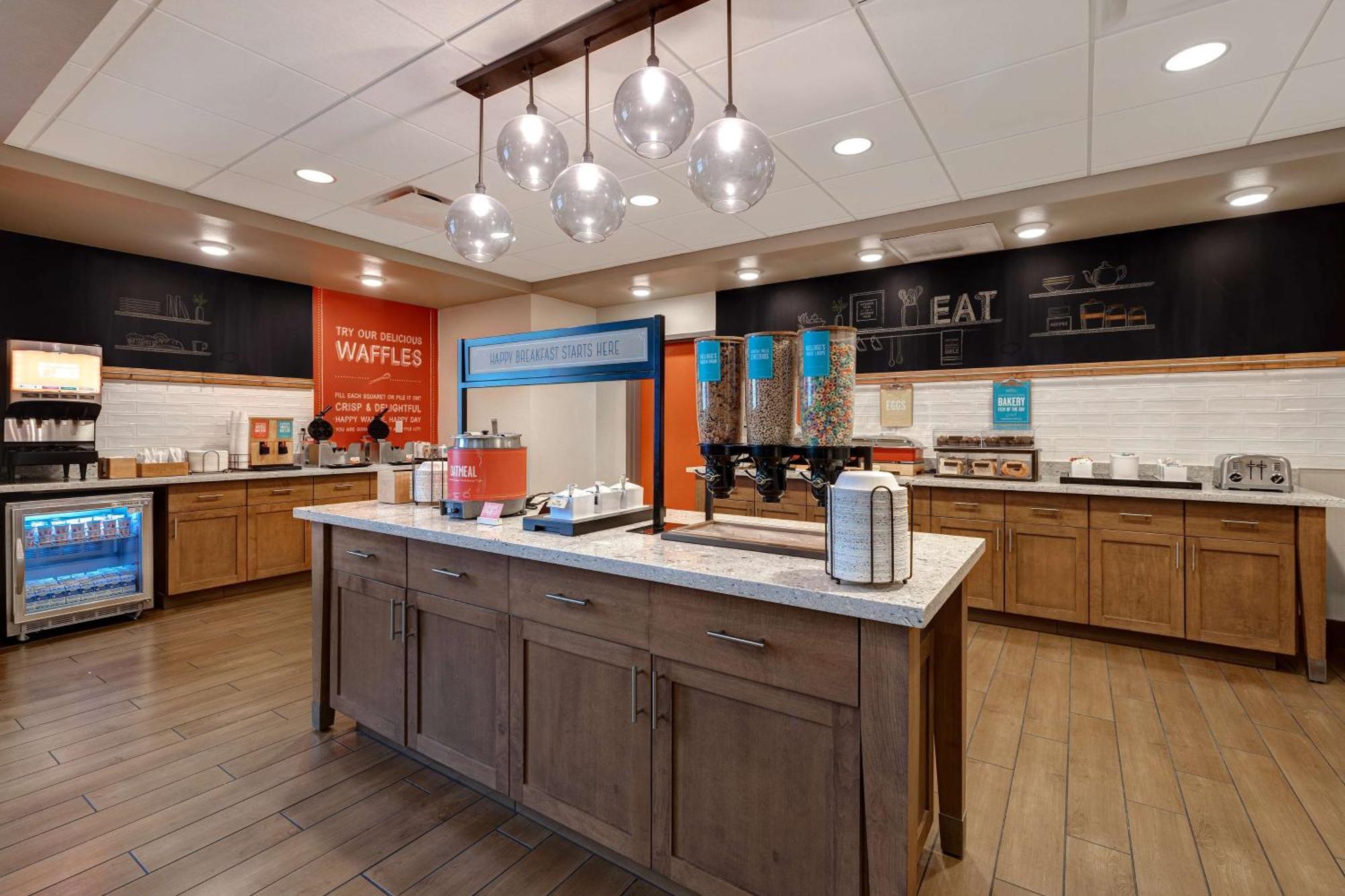 Hampton Inn & Suites Milwaukee West West Allis Екстериор снимка